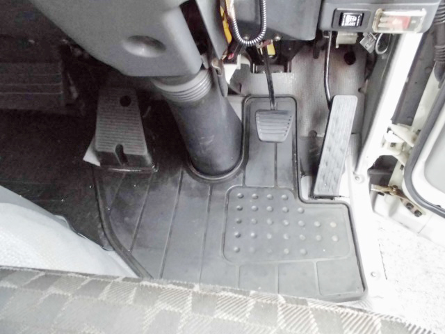 いすゞエルフカーテン車小型（2t・3t）[写真33]