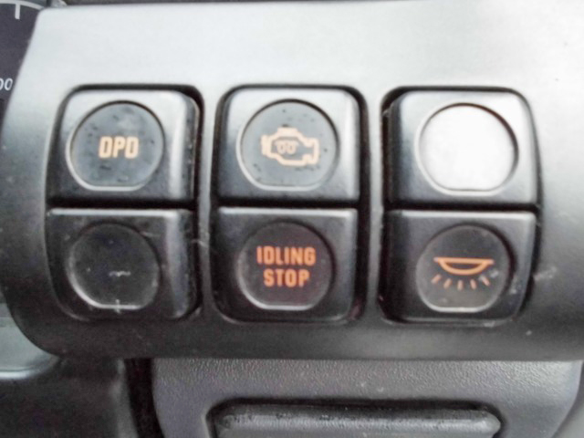 いすゞエルフカーテン車小型（2t・3t）[写真34]