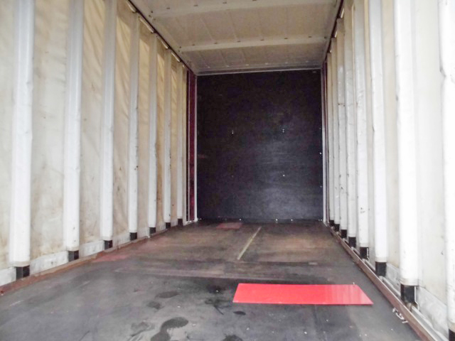 いすゞエルフカーテン車小型（2t・3t）[写真09]