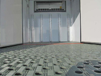 いすゞエルフ冷凍車（冷蔵車）小型（2t・3t）[写真06]