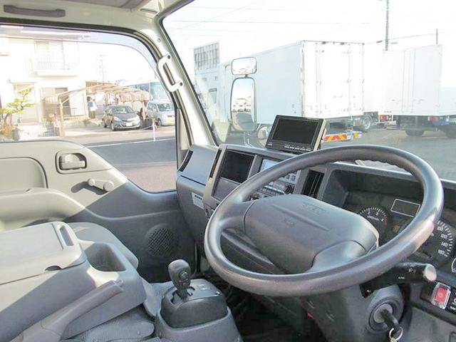 いすゞエルフ冷凍車（冷蔵車）小型（2t・3t）[写真07]