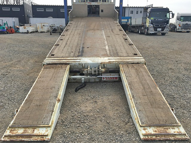 三菱ふそうファイターセルフクレーン3段増トン（6t・8t）[写真11]