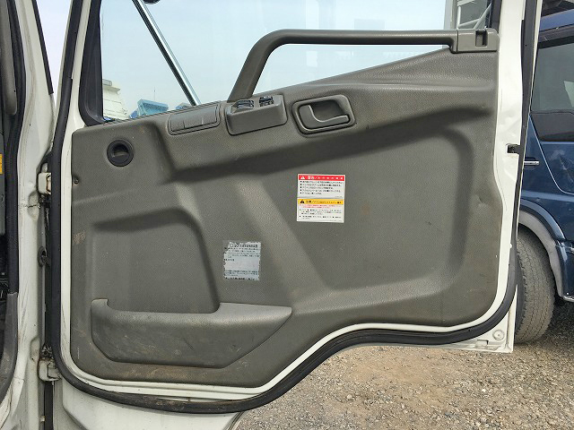 三菱ふそうファイターセルフクレーン3段増トン（6t・8t）[写真30]