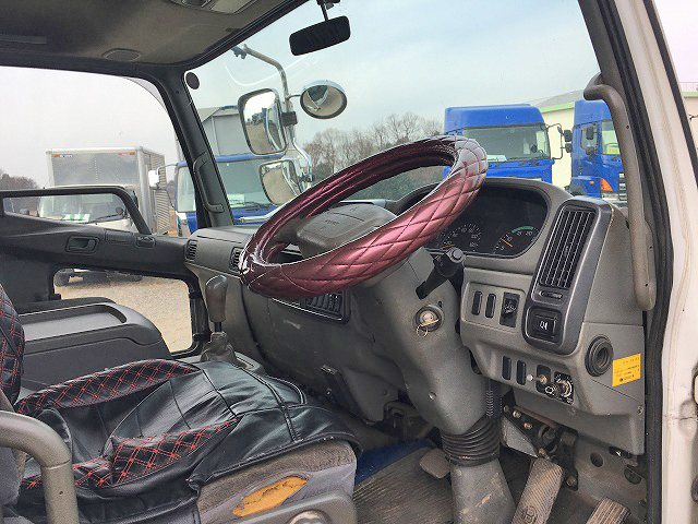 三菱ふそうファイターセルフクレーン3段増トン（6t・8t）[写真31]