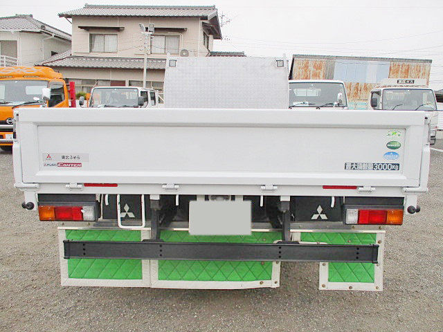 三菱ふそうキャンター平ボディ小型（2t・3t）[写真11]