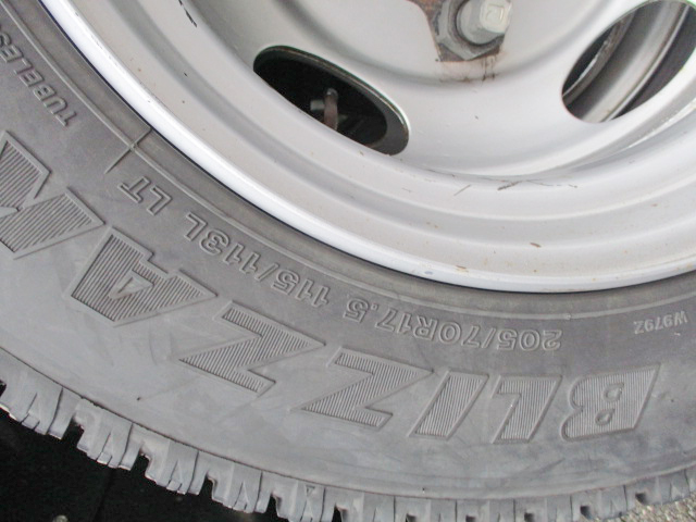 三菱ふそうキャンター平ボディ小型（2t・3t）[写真18]