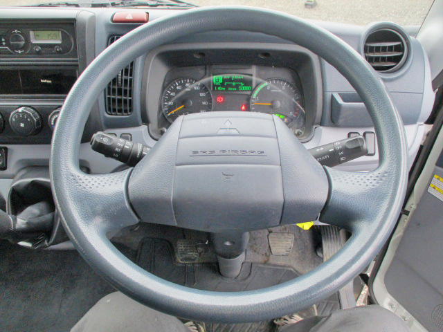 三菱ふそうキャンター平ボディ小型（2t・3t）[写真23]