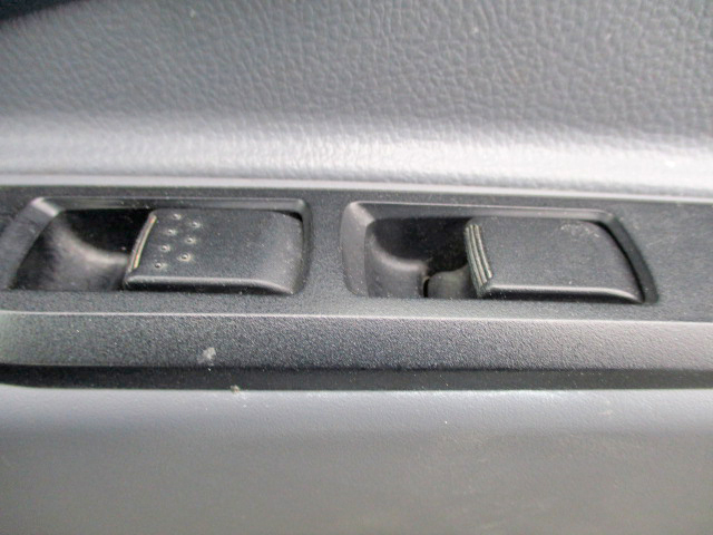 三菱ふそうキャンター平ボディ小型（2t・3t）[写真28]