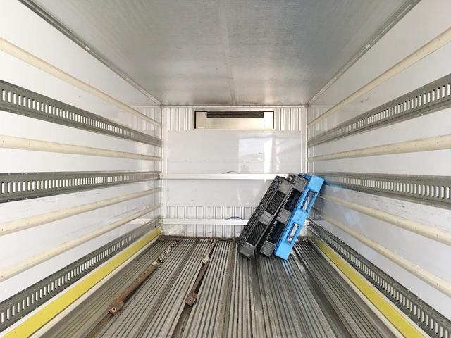 UDトラックスコンドル冷凍車（冷蔵車）中型（4t）[写真06]