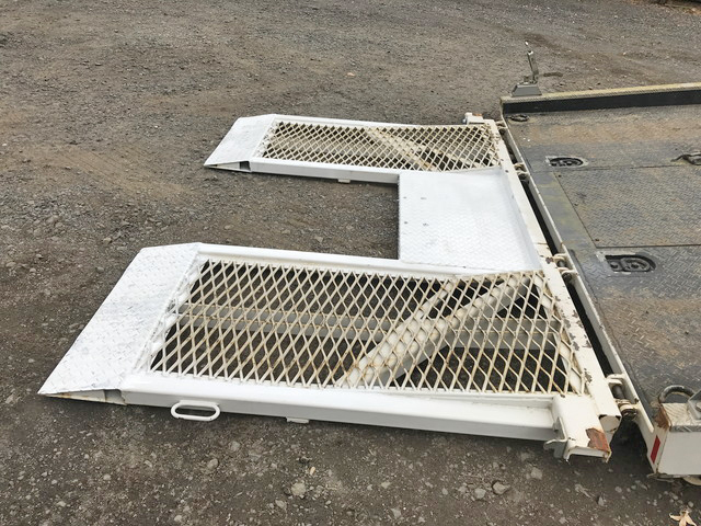 いすゞエルフセーフティローダー小型（2t・3t）[写真14]