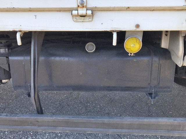 三菱ふそうファイター平ボディ中型（4t）[写真13]