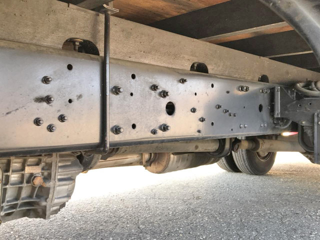 三菱ふそうファイター平ボディ中型（4t）[写真15]