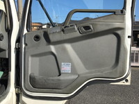 三菱ふそうファイター平ボディ中型（4t）[写真24]