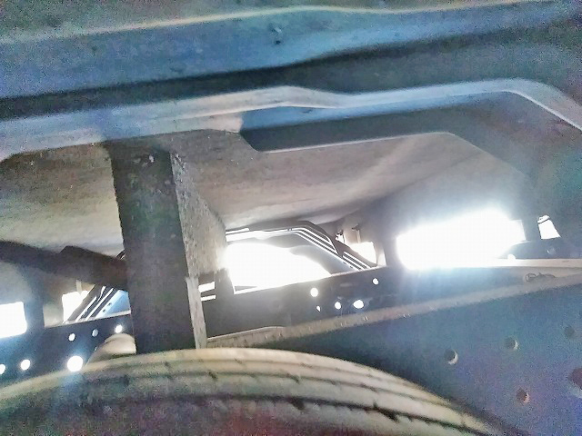 三菱ふそうキャンター平ボディ小型（2t・3t）[写真12]