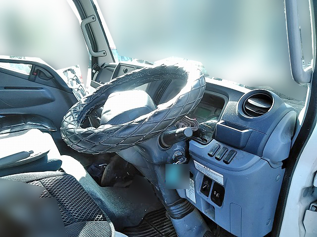 三菱ふそうキャンター平ボディ小型（2t・3t）[写真19]