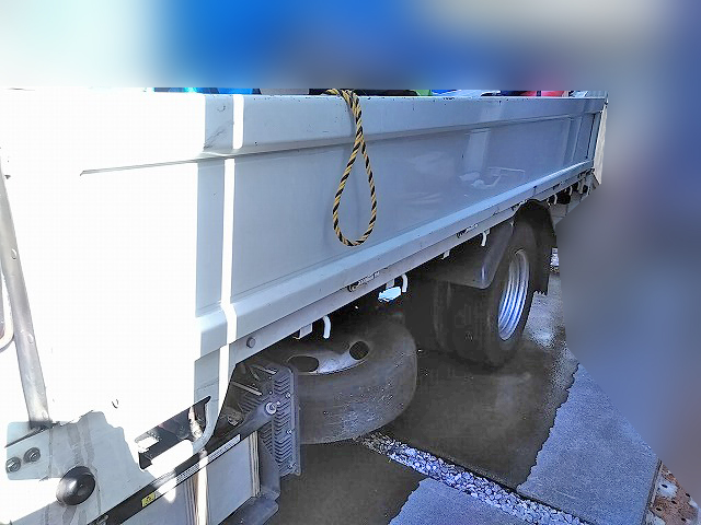 三菱ふそうキャンター平ボディ小型（2t・3t）[写真05]