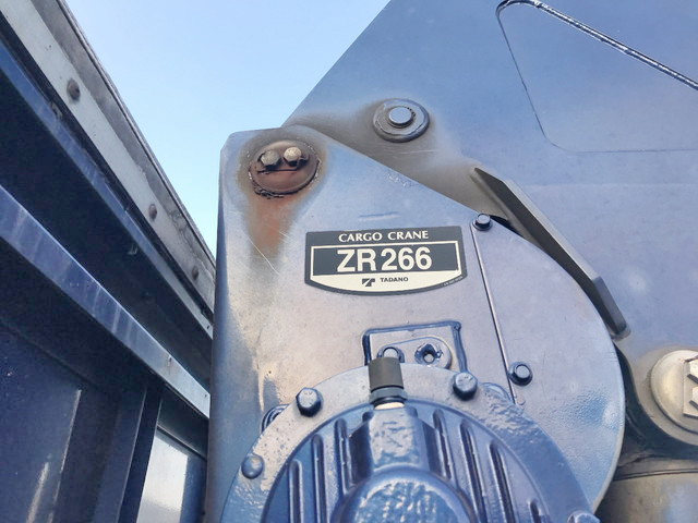 三菱ふそうキャンタークレーン6段小型（2t・3t）[写真12]