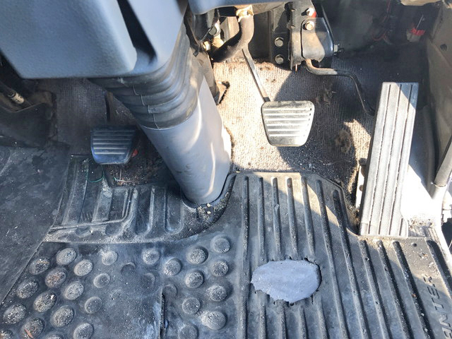 三菱ふそうキャンタークレーン6段小型（2t・3t）[写真30]