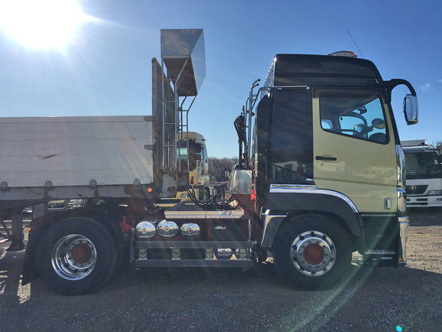 三菱ふそうスーパーグレートトレーラーヘッド（トラクターヘッド）大型（10t）[写真11]