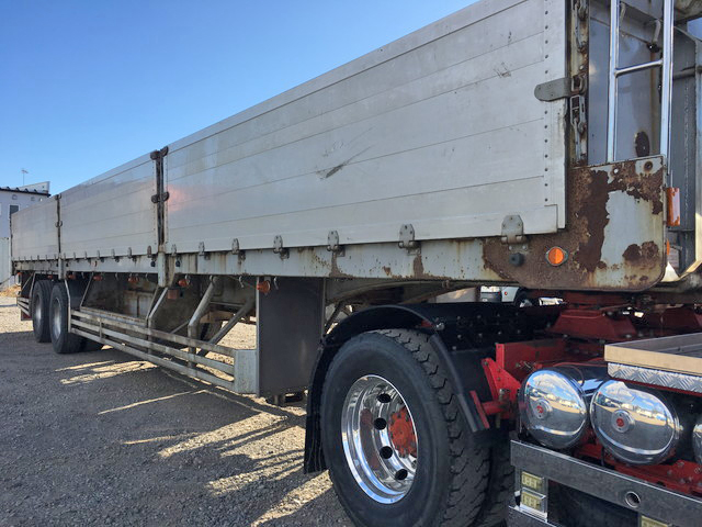 三菱ふそうスーパーグレートトレーラーヘッド（トラクターヘッド）大型（10t）[写真14]