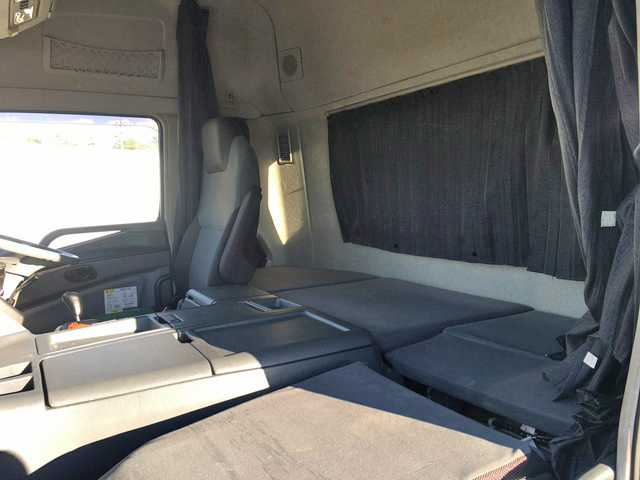 三菱ふそうスーパーグレートトレーラーヘッド（トラクターヘッド）大型（10t）[写真33]