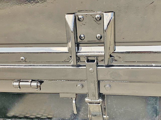 いすゞエルフユニック4段小型（2t・3t）[写真15]