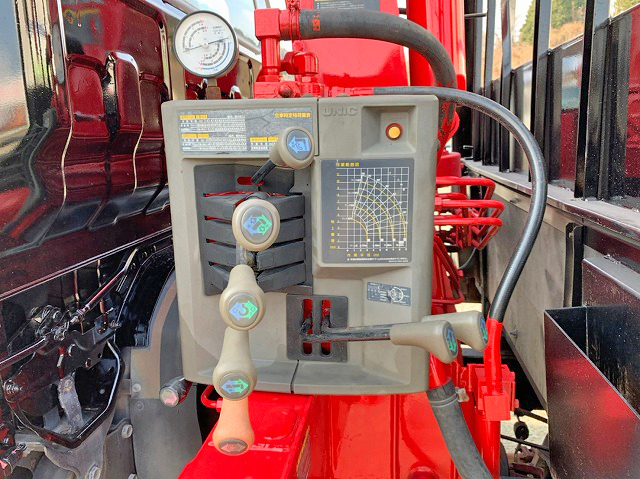 いすゞエルフユニック4段小型（2t・3t）[写真18]