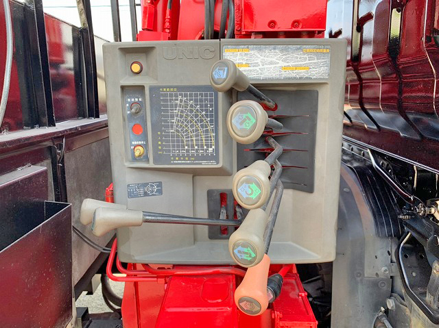 いすゞエルフユニック4段小型（2t・3t）[写真19]