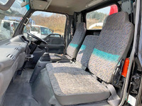 いすゞエルフユニック4段小型（2t・3t）[写真34]