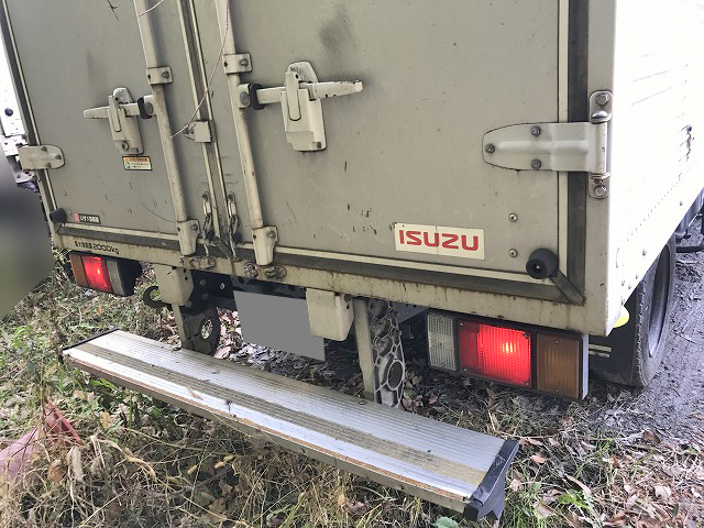 いすゞエルフアルミバン小型（2t・3t）[写真10]