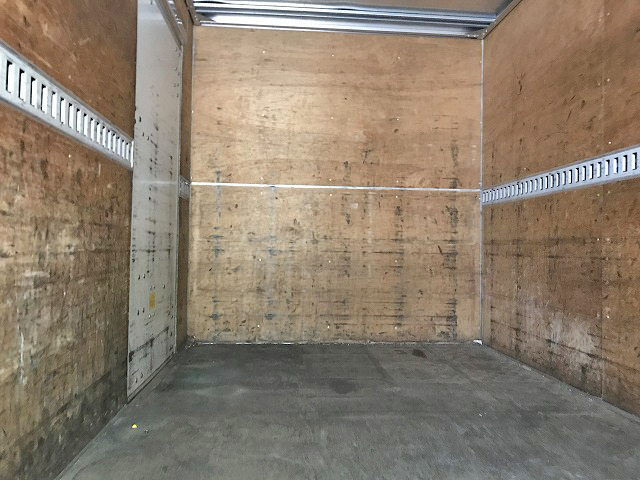 いすゞエルフアルミバン小型（2t・3t）[写真12]