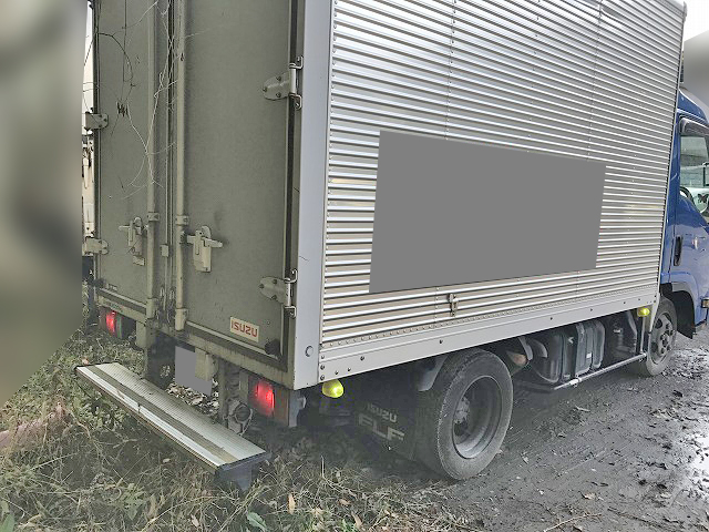 いすゞエルフアルミバン小型（2t・3t）[写真02]