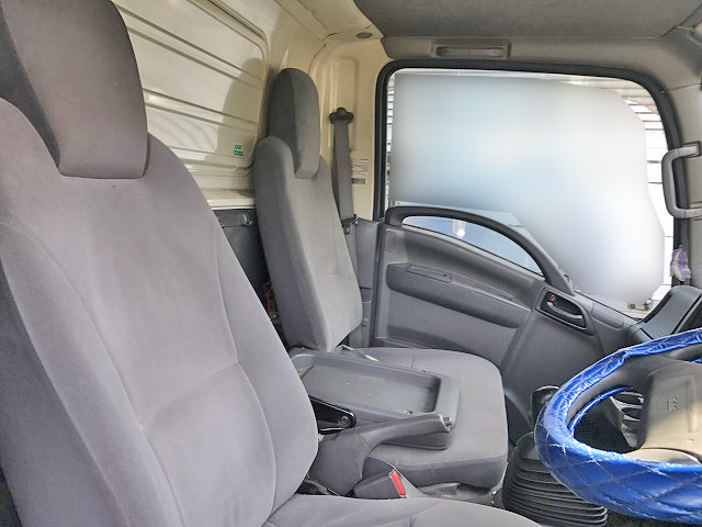 いすゞエルフアルミバン小型（2t・3t）[写真20]