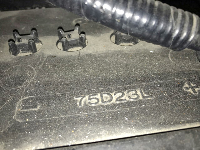 日産バネット平ボディ小型（2t・3t）[写真11]