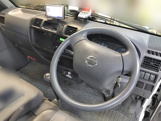 日産バネット平ボディ小型（2t・3t）[写真12]
