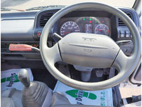 いすゞエルフユニック3段小型（2t・3t）[写真31]