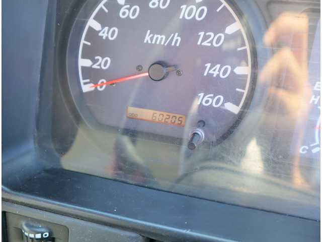 いすゞエルフユニック3段小型（2t・3t）[写真32]