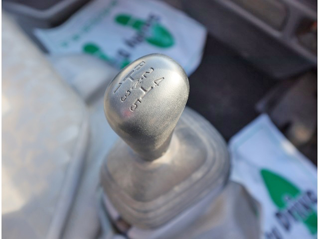 いすゞエルフユニック3段小型（2t・3t）[写真33]