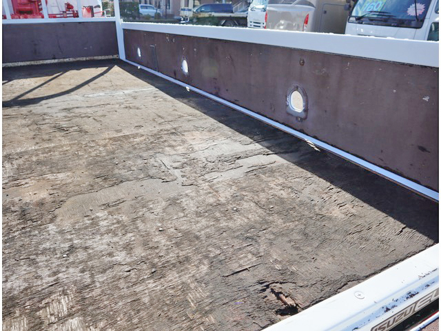 いすゞエルフユニック3段小型（2t・3t）[写真09]