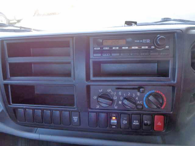 日野デュトロ平ボディ小型（2t・3t）[写真15]