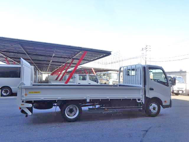 日野デュトロ平ボディ小型（2t・3t）[写真04]