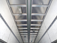 いすゞギガアルミウイング大型（10t）[写真15]