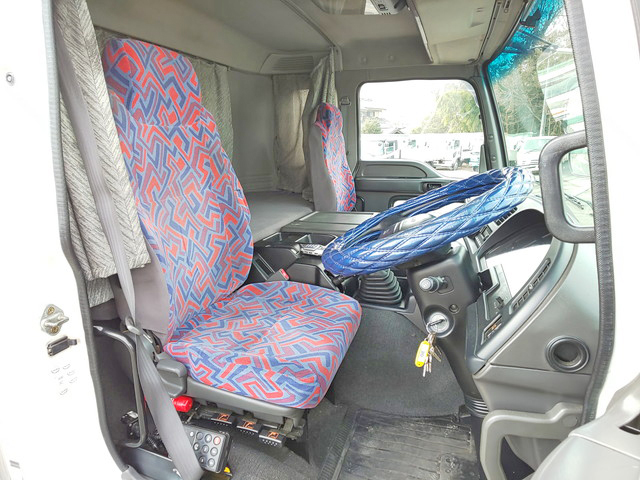 いすゞギガアルミウイング大型（10t）[写真29]