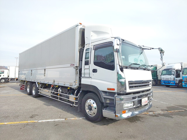 いすゞギガアルミウイング大型（10t）[写真03]