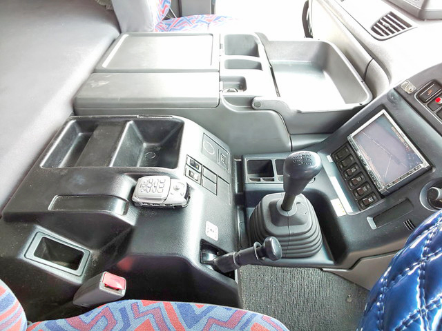 いすゞギガアルミウイング大型（10t）[写真37]