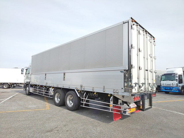 いすゞギガアルミウイング大型（10t）[写真04]