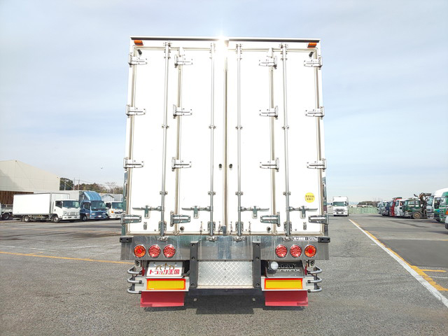 いすゞギガアルミウイング大型（10t）[写真09]