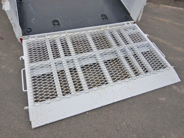 いすゞエルフセーフティローダー小型（2t・3t）[写真14]