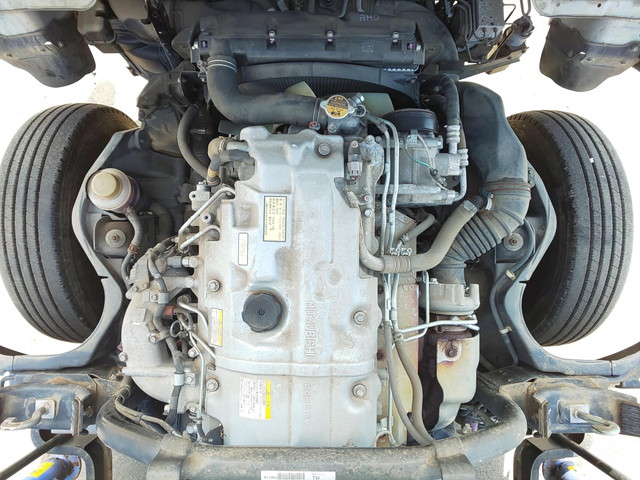 三菱ふそうキャンタークレーン3段小型（2t・3t）[写真25]