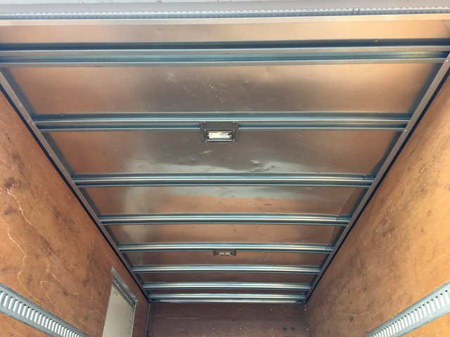 いすゞエルフアルミバン小型（2t・3t）[写真14]